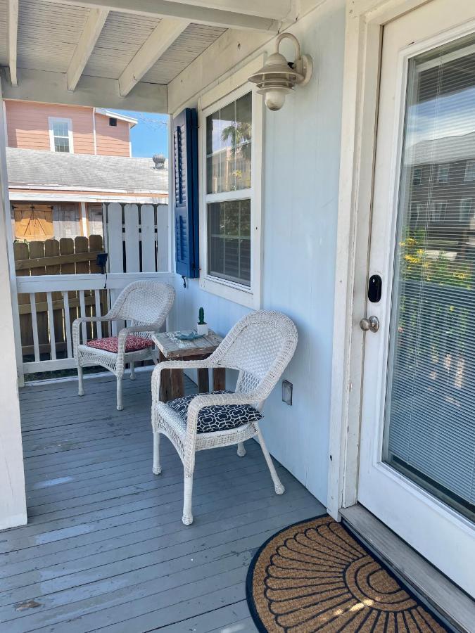 Seablue Cottage - Downstairs; 2 Blocks To The Beach Galveston Ngoại thất bức ảnh